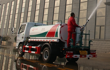电动洒水车