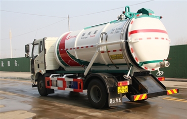 新能源吸污车